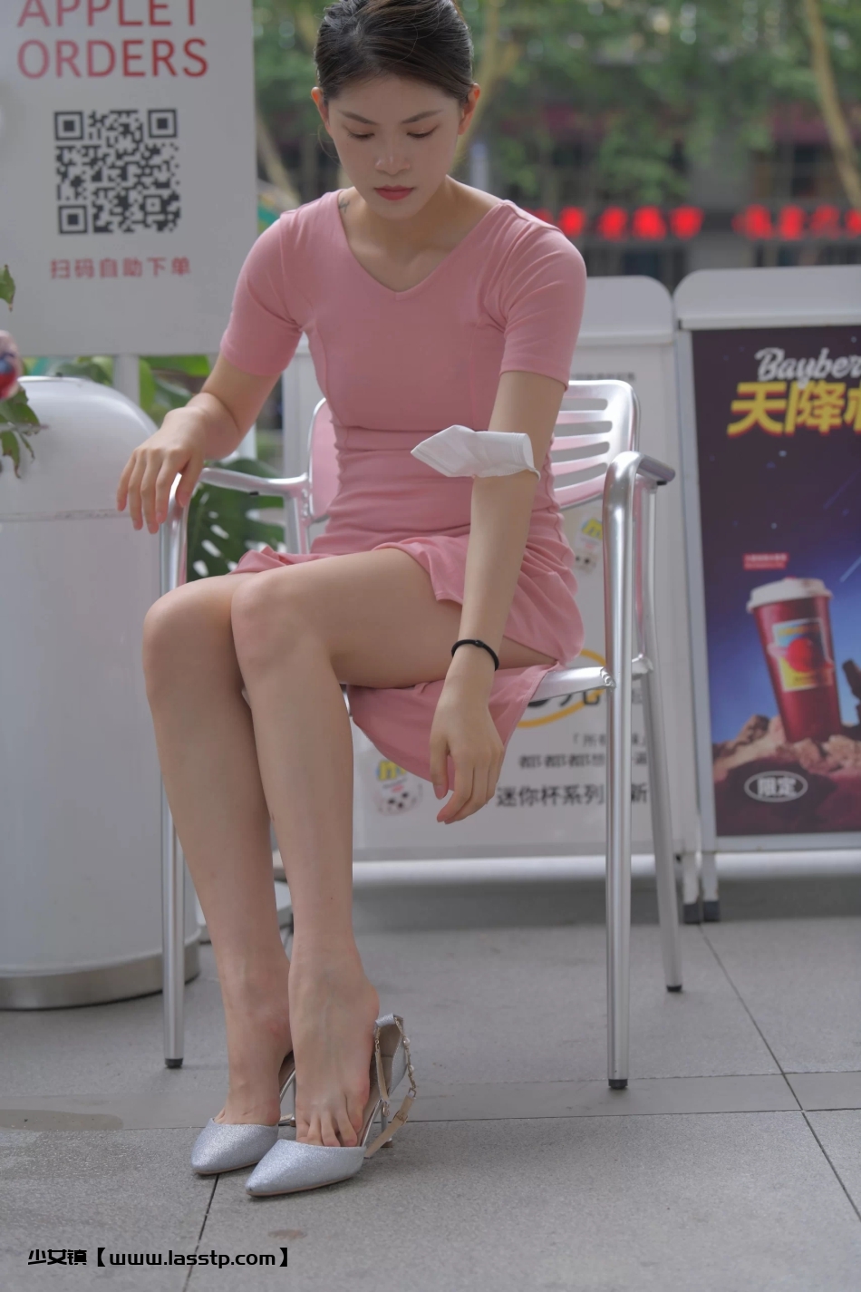1067、[街拍]M906.长裙美女[视频图片19.57G]